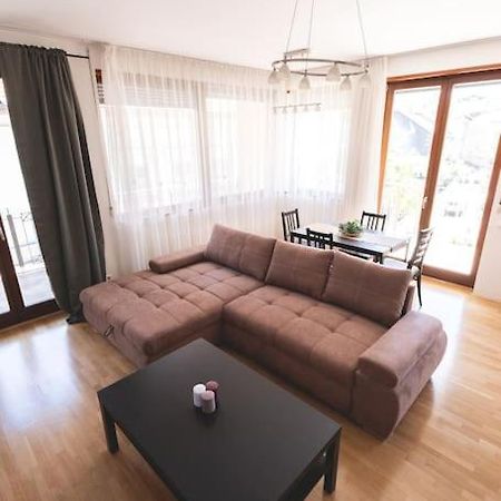 Bright Downtown Balcony Retreat Apartment Будапеща Екстериор снимка